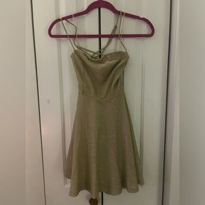 Windosr prom/homecoming dress in gold. Size: S